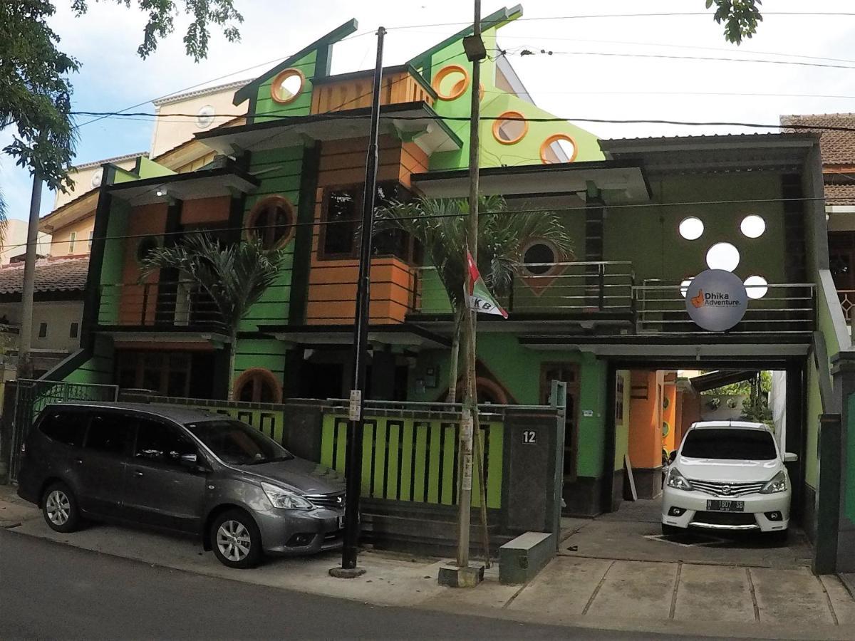 Dhika Adventure Hostel Probolinggo Exterior photo