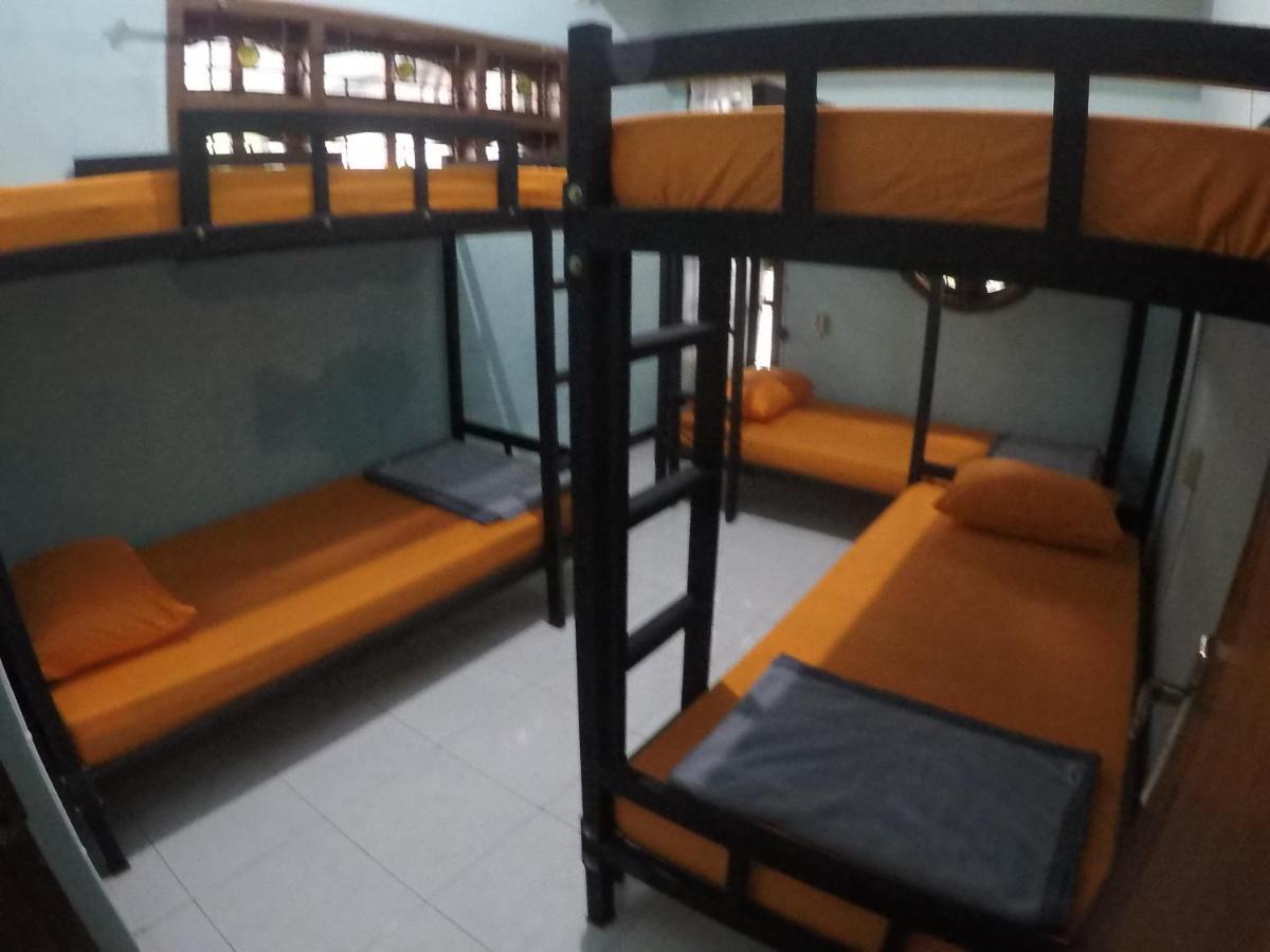 Dhika Adventure Hostel Probolinggo Exterior photo